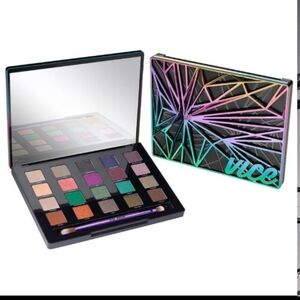 NIB Urban Decay Vice Eyeshadow Palette 4 with Cosmetic Bag & Brush Discontinued